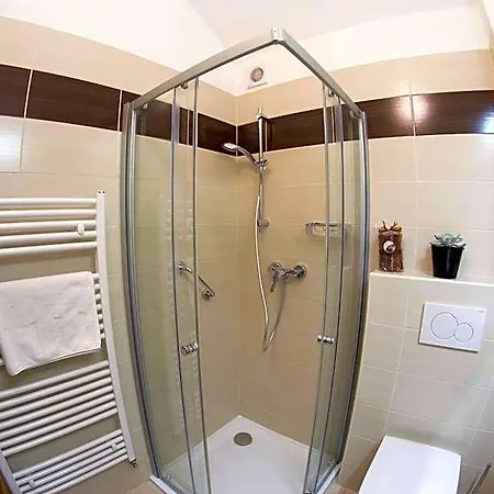 Otel Krumlov 3*