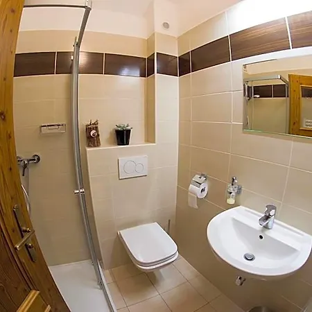 Otel Krumlov 3*